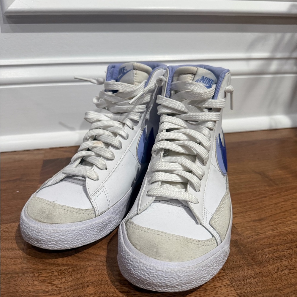 Nike Women's High-Top Sneakers in White and Light Blue